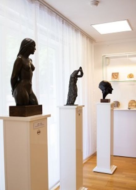 О скульпторе, его жизни и творчестве. Экскурсия по экспозиции музея Германа Брахерта