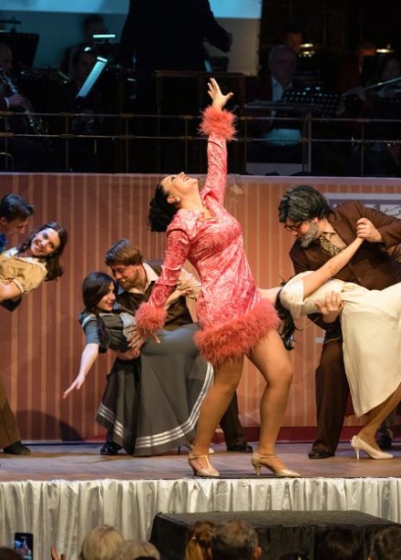 А у нас во дворе... Новогоднее театрализованное шоу