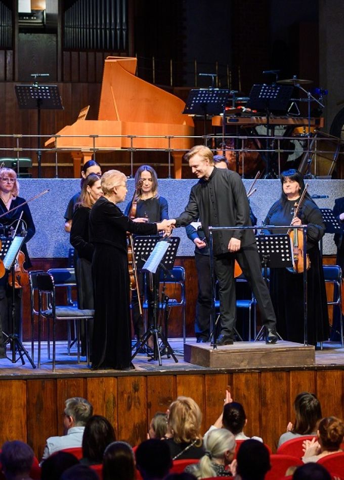 Звёзды классики: Александр Гиндин и Камерный оркестр под управлением Юрия Демидовича